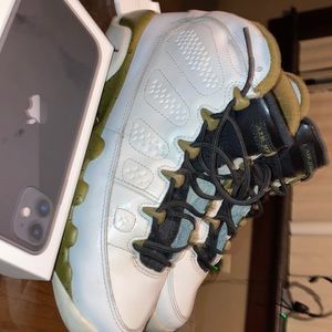White and green Jordan 9. I paid $349 on fightclub but I’m selling them for $250